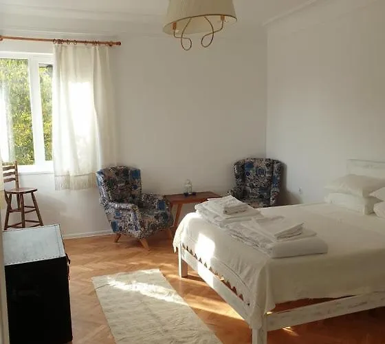 Boho Chic 2 Free Parking Apartment